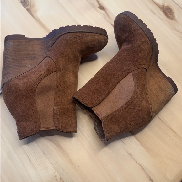 Michael Kors Thea Brown Suede Wedge Ankle Boots 8 - Picture 2 of 7